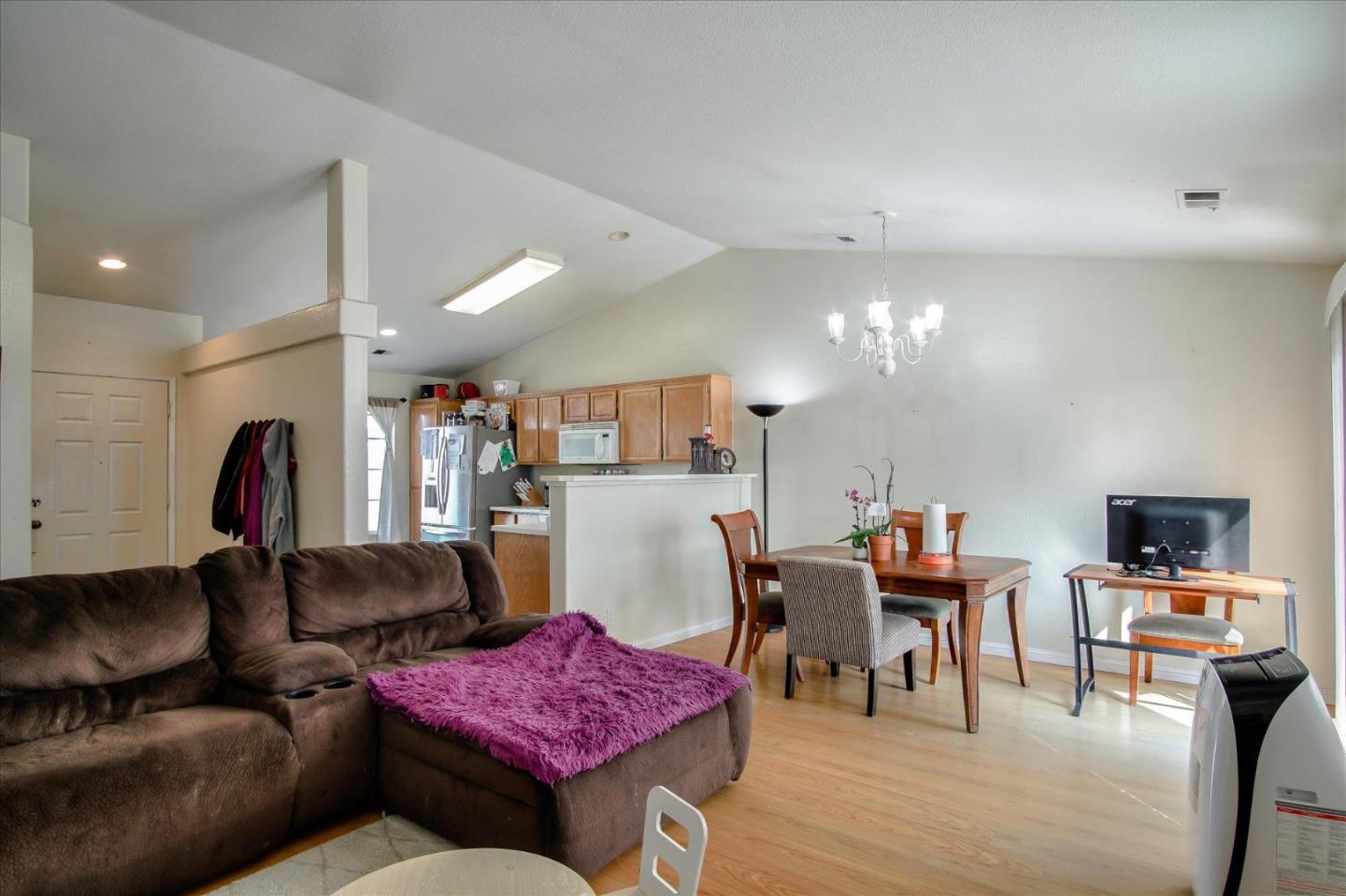2470 Valley View Road Hollister, CA 95023 - Photo 8 of 23 Gallery Image 8