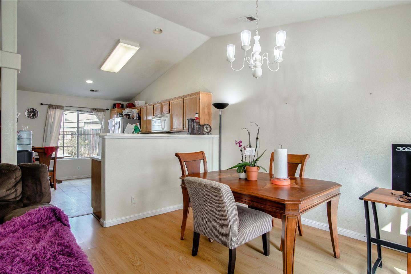 2470 Valley View Road Hollister, CA 95023 - Photo 9 of 23 Gallery Image 9