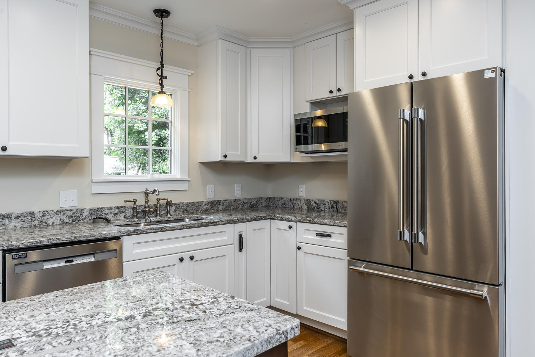 321 Sycamore Road Lexington, KY 40502 - Photo 18 of 82 Thermador Refrigerator