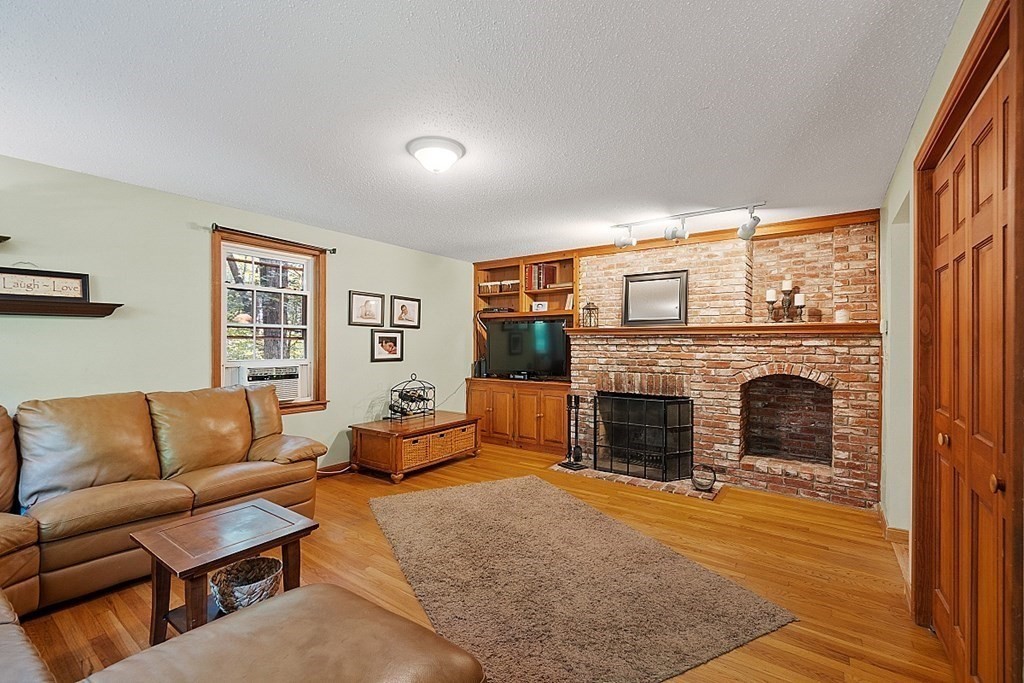 94 South Road Pepperell, MA 01463 - Photo 8 of 27