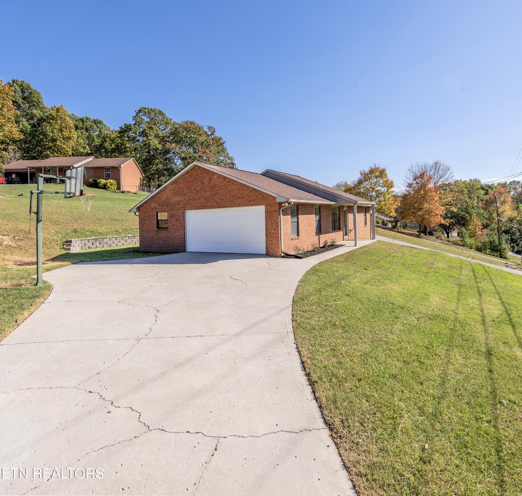 4926 Stewart Ridge Road Knoxville, TN 37938 - Photo 2 of 19 Gallery Image 2