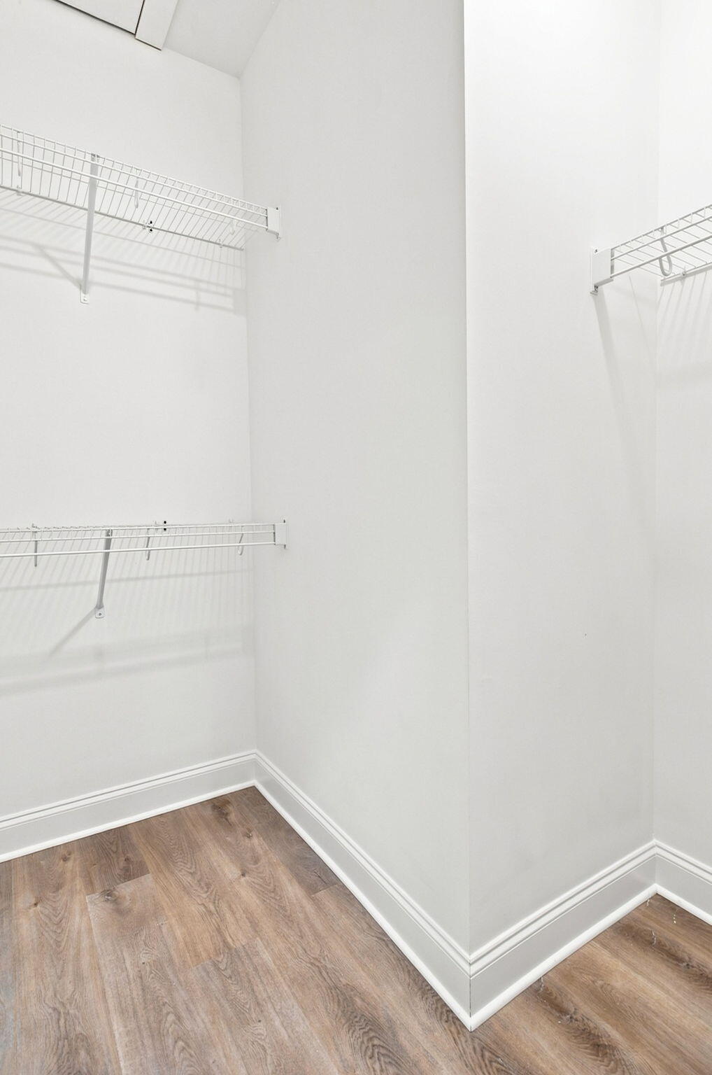 916 Airport Road, Unit 102 Chattanooga, TN 37421 - Photo 12 of 18 En-Suite Closet