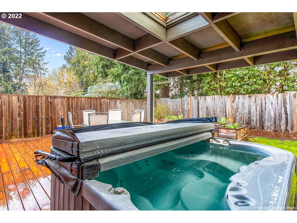 3565 Castrey Street Eugene, OR 97404 - Photo 28 of 30 a view of swimming pool with a couches in patio