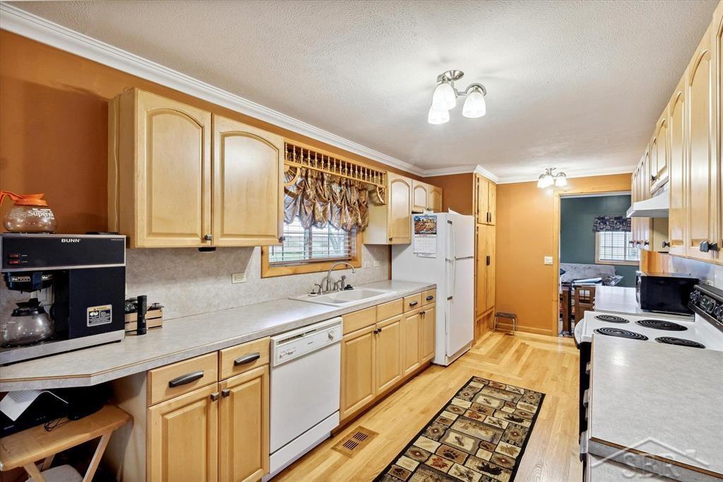 5025 South Fenmore Road Merrill, MI 48637 - Photo 13 of 61