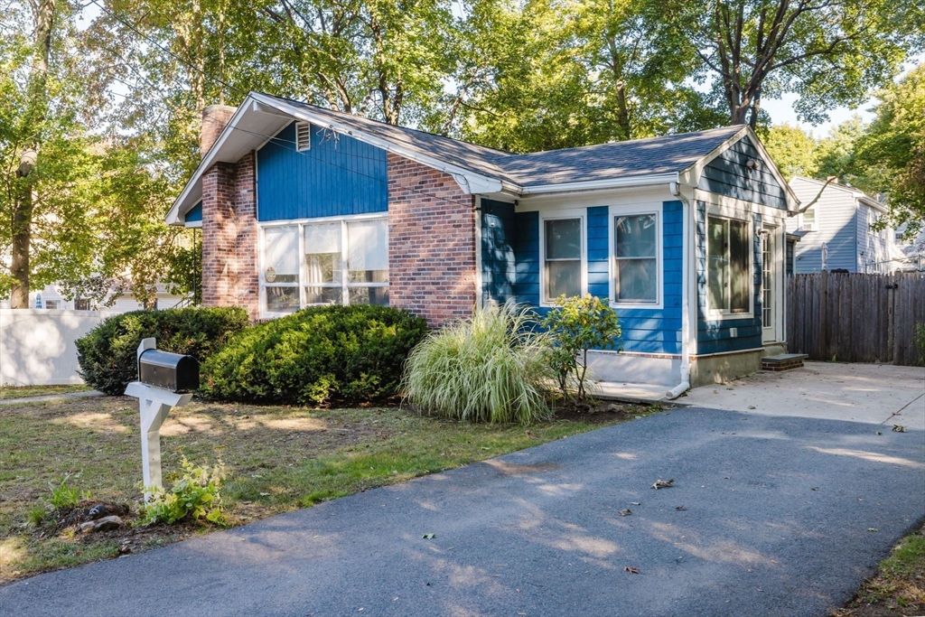 16 Norwich Street Dedham, MA 02026 - Photo 2 of 38