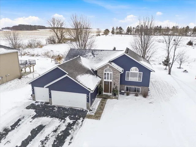 $384,900 | 230 Pintail Drive, Hammond, WI 54015