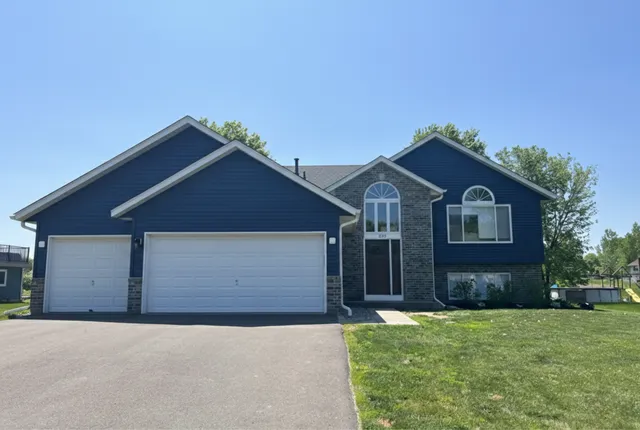 $384,900 | 230 Pintail Drive, Hammond, WI 54015