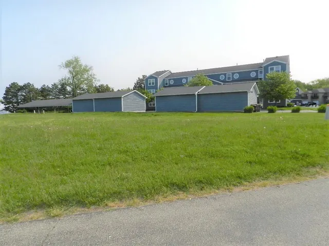 $39,000 | 2401 Bay Pointe Drive, St. Joseph, MI 49085