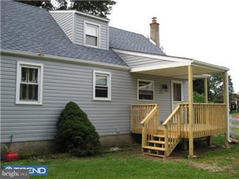 533 Stewart Road Hatboro, PA 19040 - Photo 2 of 4 Exterior Back
