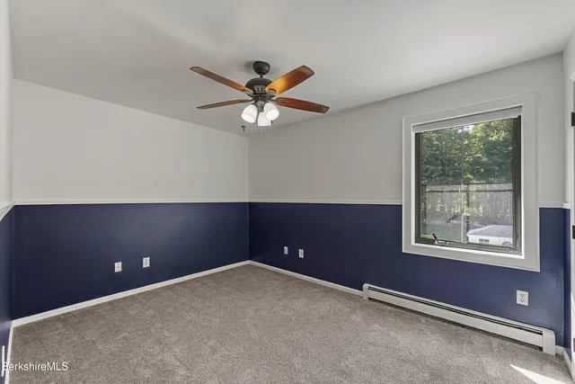 a view of a utility room