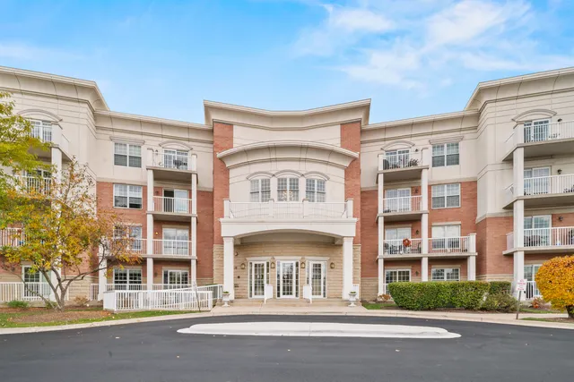 $2,300 | 601 West Rand Road, Unit 207, Arlington Heights, IL 60004