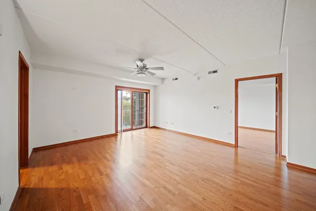 $2,300 | 601 West Rand Road, Unit 207, Arlington Heights, IL 60004