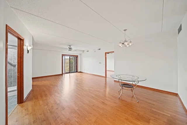 $2,300 | 601 West Rand Road, Unit 207, Arlington Heights, IL 60004