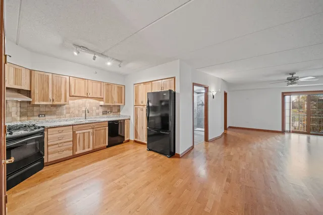 $2,300 | 601 West Rand Road, Unit 207, Arlington Heights, IL 60004