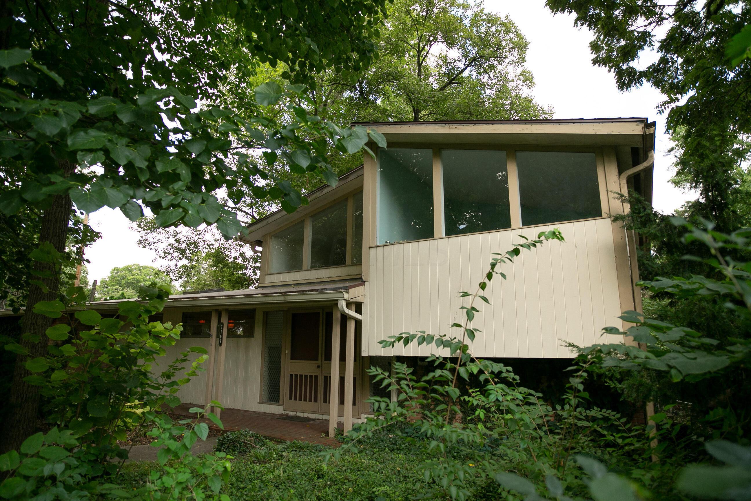 2169 Lytham Road Columbus, OH 43220 - Photo 2 of 19 Front medium