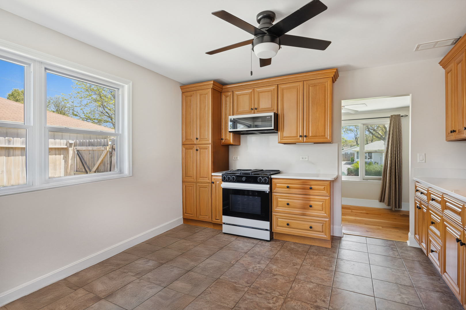 3609 Bobwhite Lane Rolling Meadows, IL 60008 - Photo 2 of 11