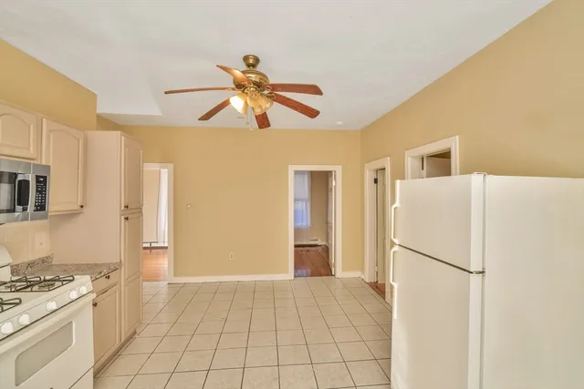 $2,850 | 189 North Warren Avenue, Unit 1, Brockton, MA 02301