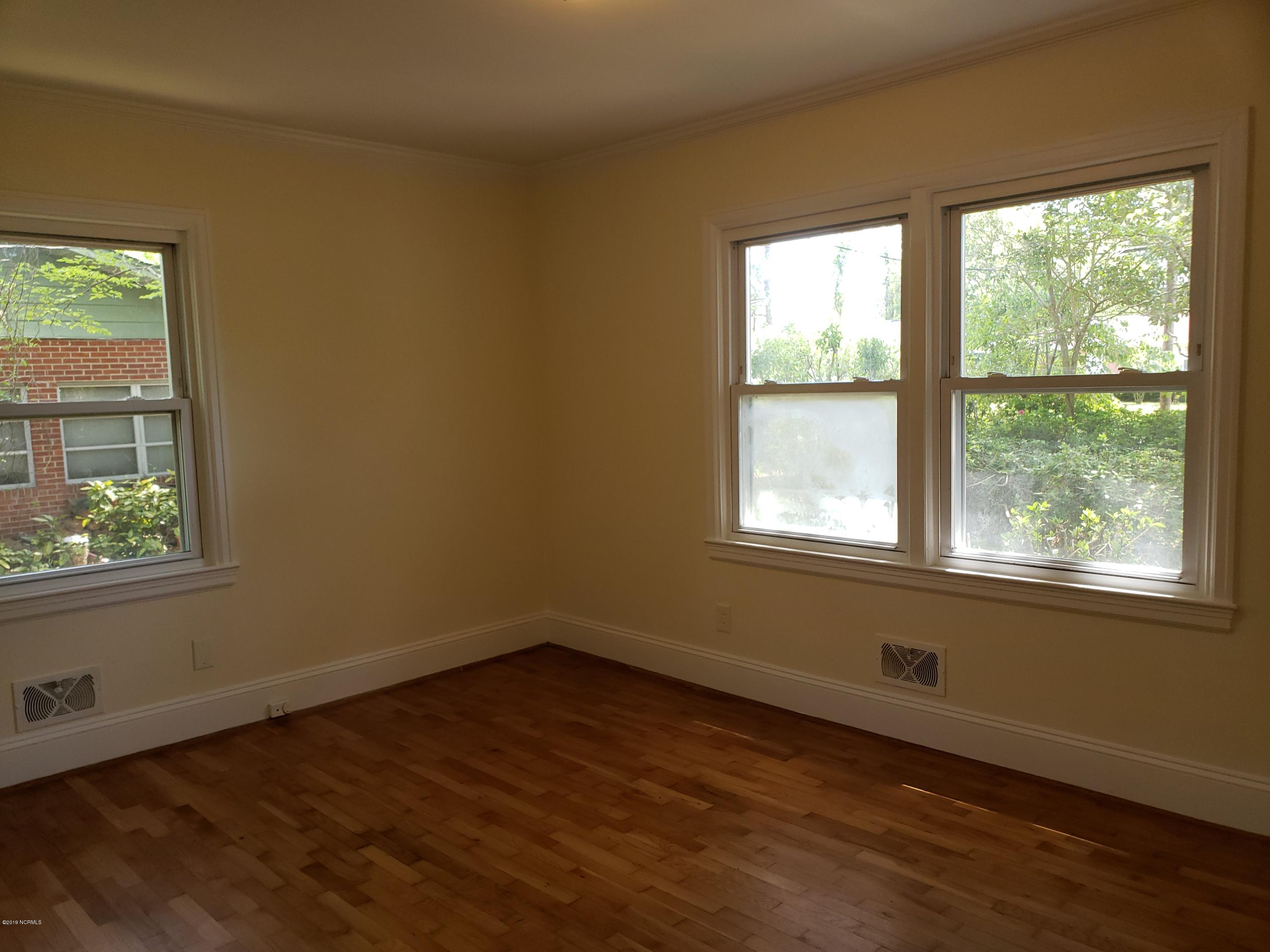 2409 Shirley Road Wilmington, NC 28405 - Photo 10 of 12 Front bedroom