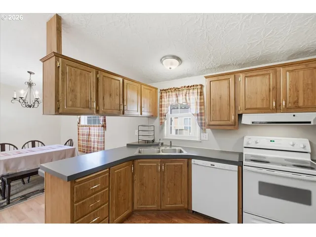 $119,900 | 5050 Southeast Columbus Street, Unit 123, Albany, OR 97322