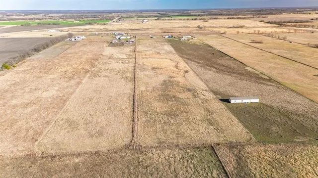 a view of a walk in the parking