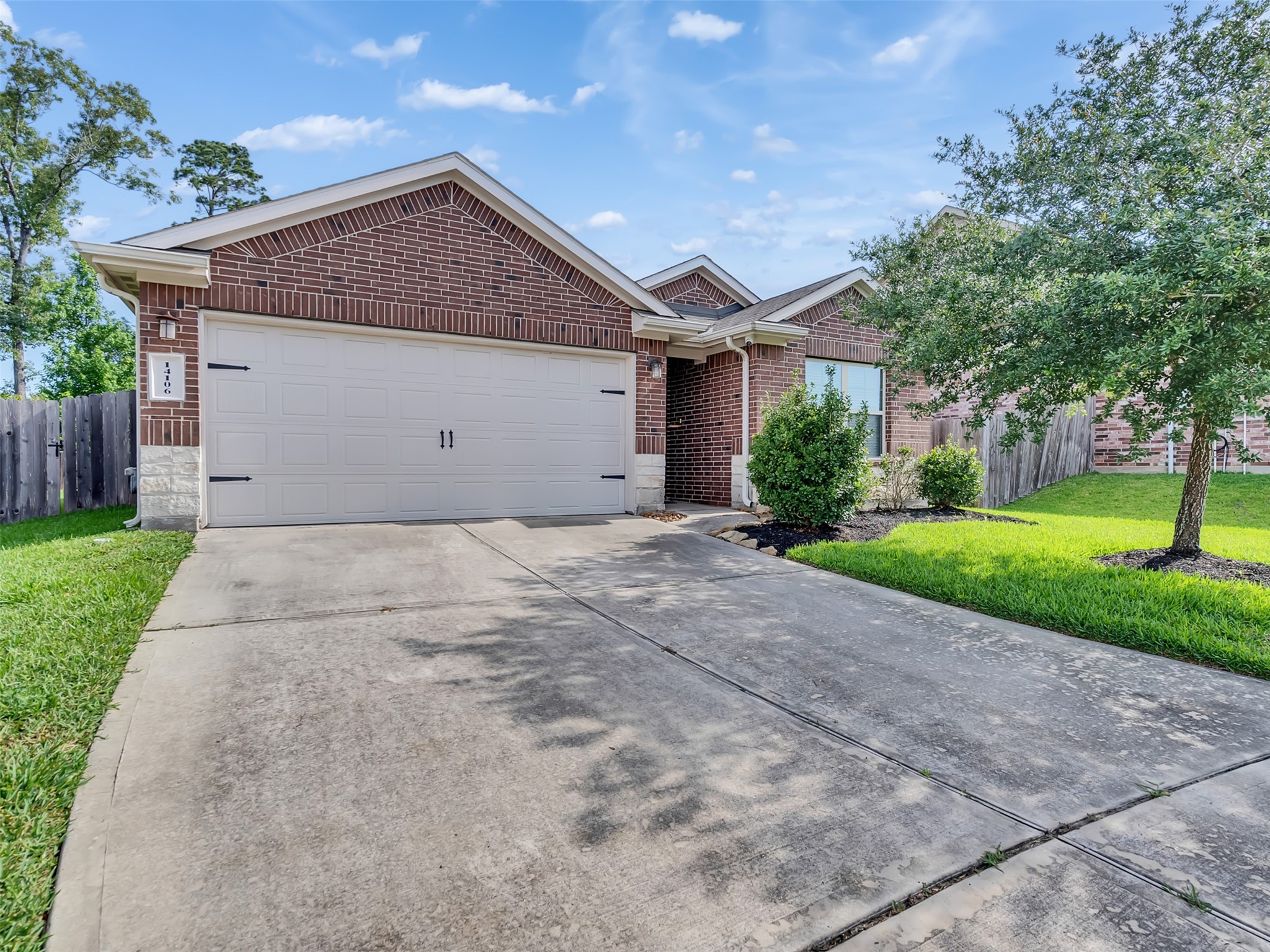 14106 Locke Point Court Conroe, TX 77384 - Photo 1 of 37