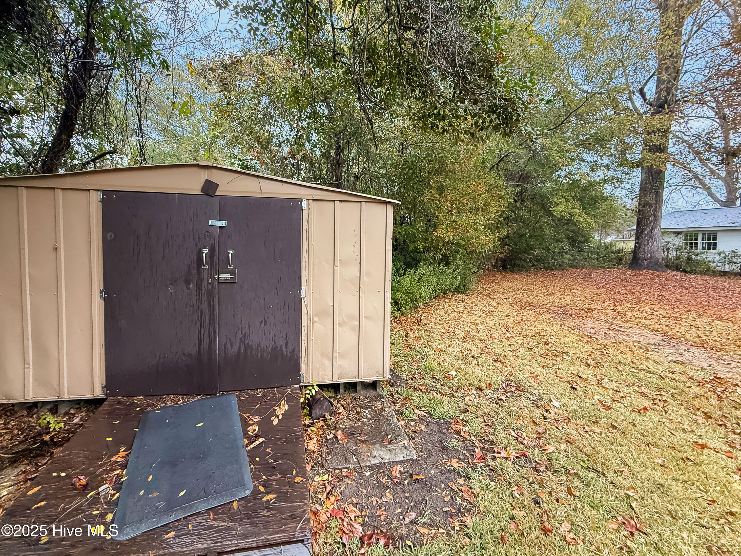 404 Decatur Road Jacksonville, NC 28540 - Photo 22 of 23 Back - Storage