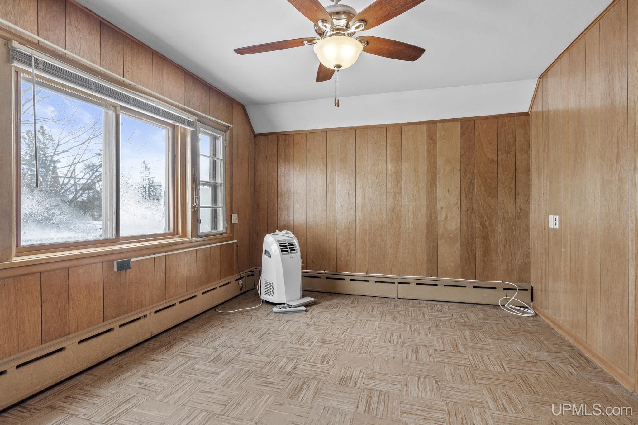 225 Kearsarge Street Laurium, MI 49913 - Photo 16 of 26