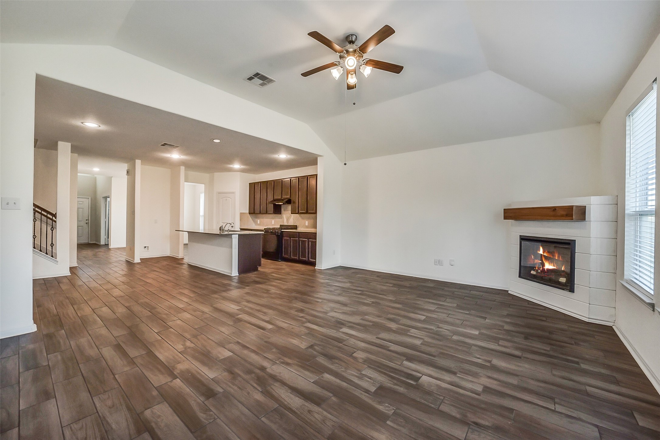 903 Willowick Road Houston, TX 77090 - Photo 5 of 34 Gallery Image 5