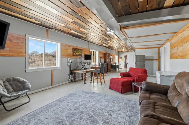 $399,900 | 913 Mulberry Avenue, Montgomery, MN 56069