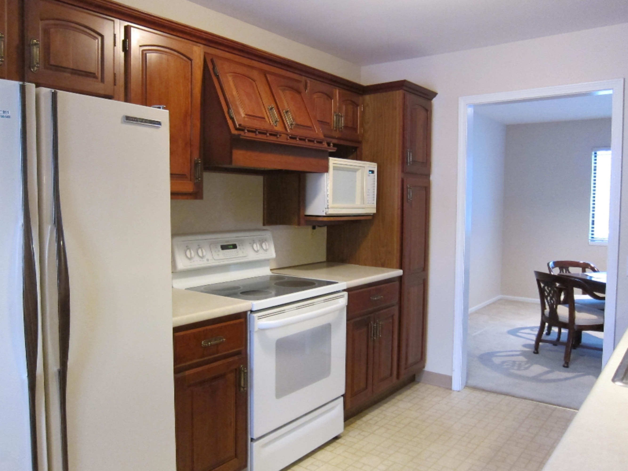 3747 Cedaridge Road Kalamazoo, MI 49008 - Photo 12 of 23 kitchen new painted, range