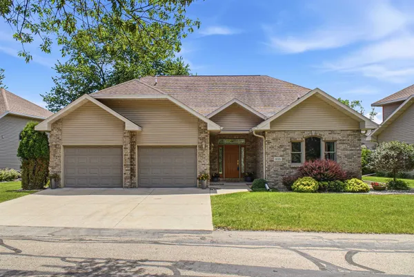 $774,900 | 935 Brighton Drive, Menasha, WI 54952