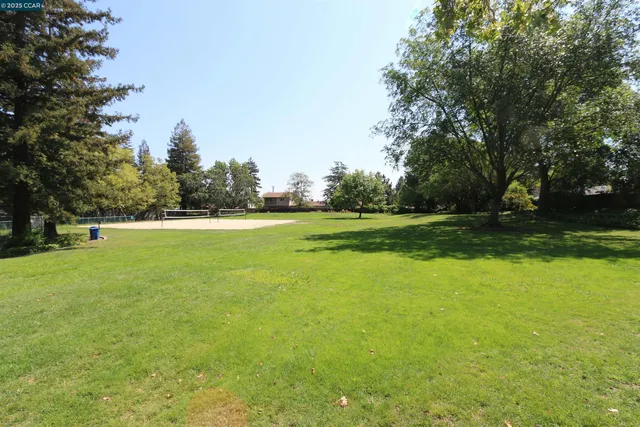 a sign that is on the wall of a building