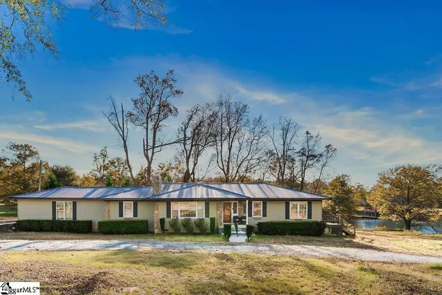 $299,900 | 328 Wimberly Drive, Spartanburg, SC 29306