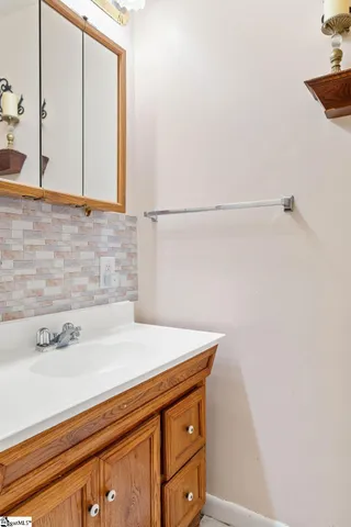 $299,900 | 328 Wimberly Drive, Spartanburg, SC 29306