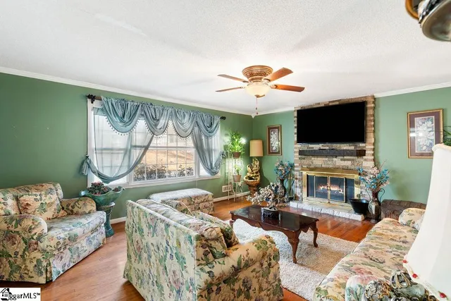 $299,900 | 328 Wimberly Drive, Spartanburg, SC 29306