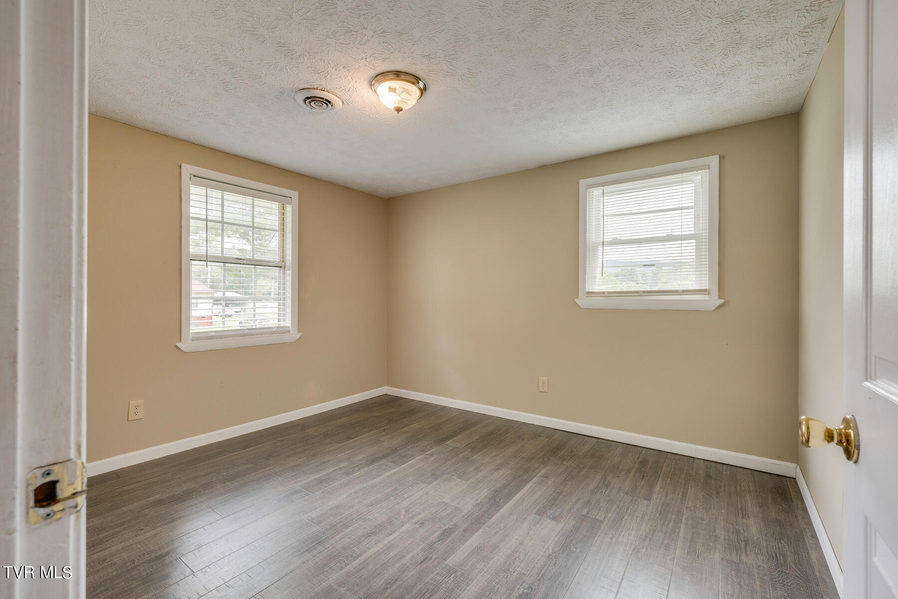 103 Whites Subdivision Road Cedar Bluff, VA 24609 - Photo 18 of 29 025