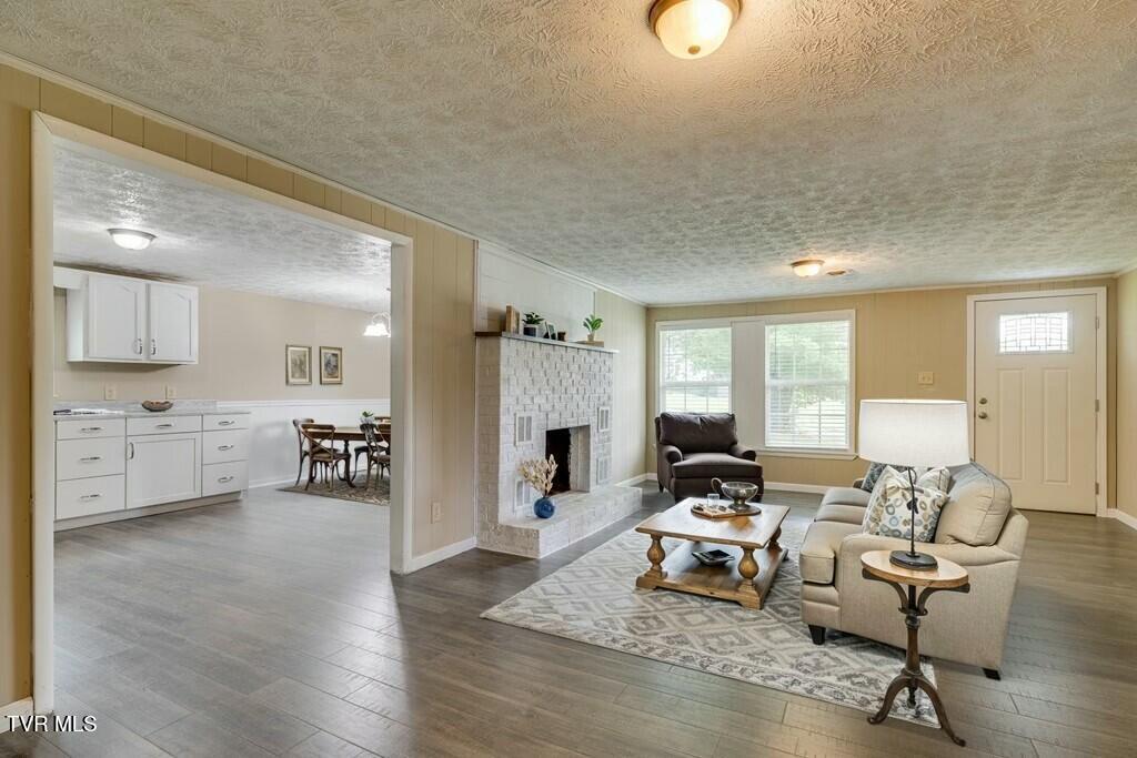 103 Whites Subdivision Road Cedar Bluff, VA 24609 - Photo 4 of 29 tempImageMGxuSQ