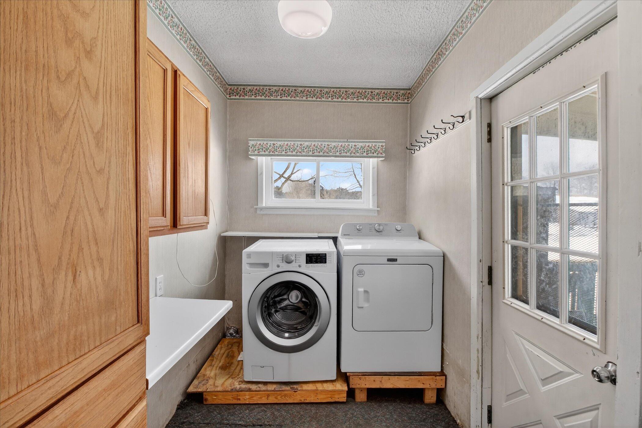 2067 11 Mile Road Remus, MI 49340 - Photo 17 of 62 17-2067-11-Mile-Rd-Windowstill