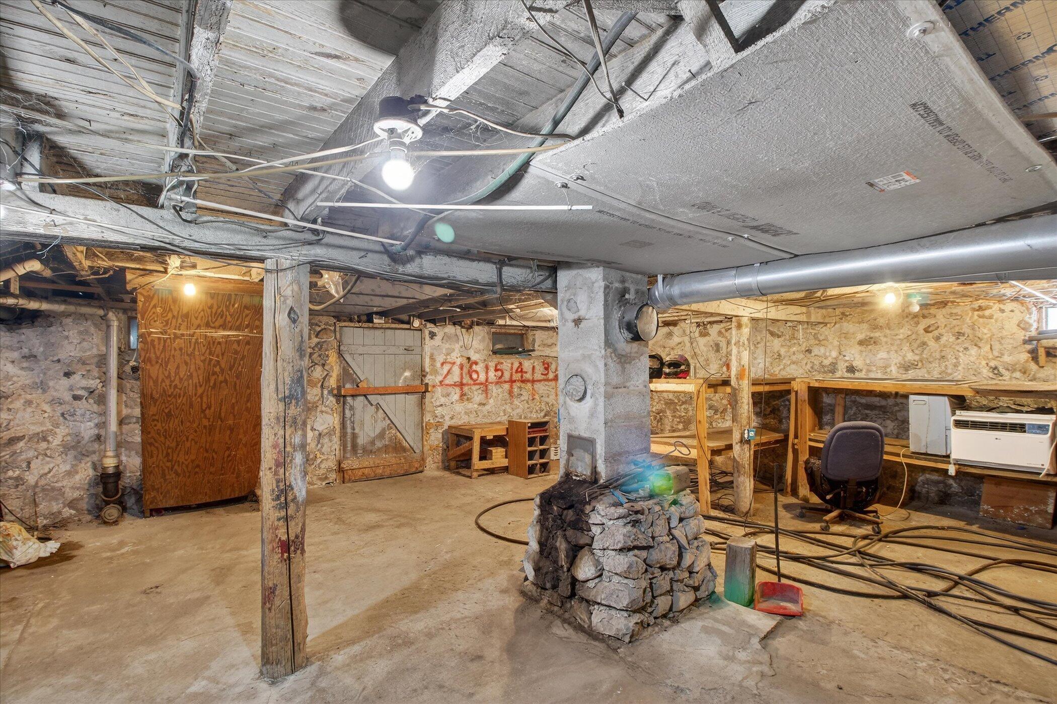 2067 11 Mile Road Remus, MI 49340 - Photo 32 of 62 32-2067-11-Mile-Rd-Windowstill