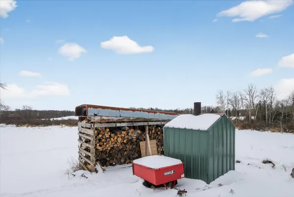 $250,000 | 2067 11 Mile Road, Remus, MI 49340