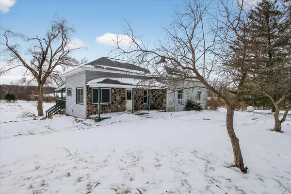 $250,000 | 2067 11 Mile Road, Remus, MI 49340