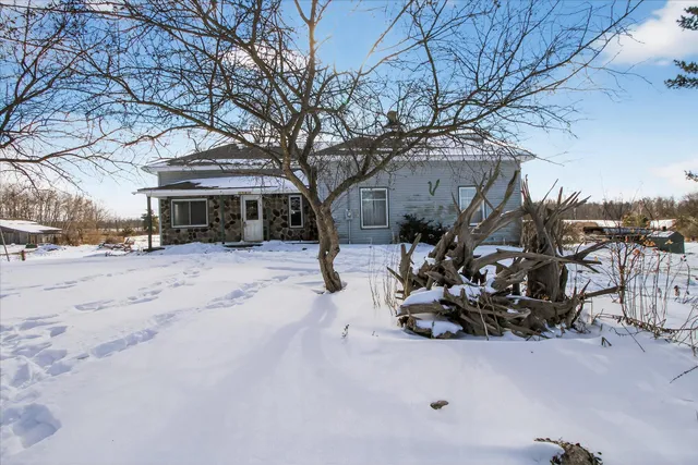 $299,900 | 2067 11 Mile Road, Remus, MI 49340