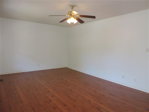 1710 Setter Road Clarksville, TN 37042 - Photo 4 of 25 Gallery Image 4