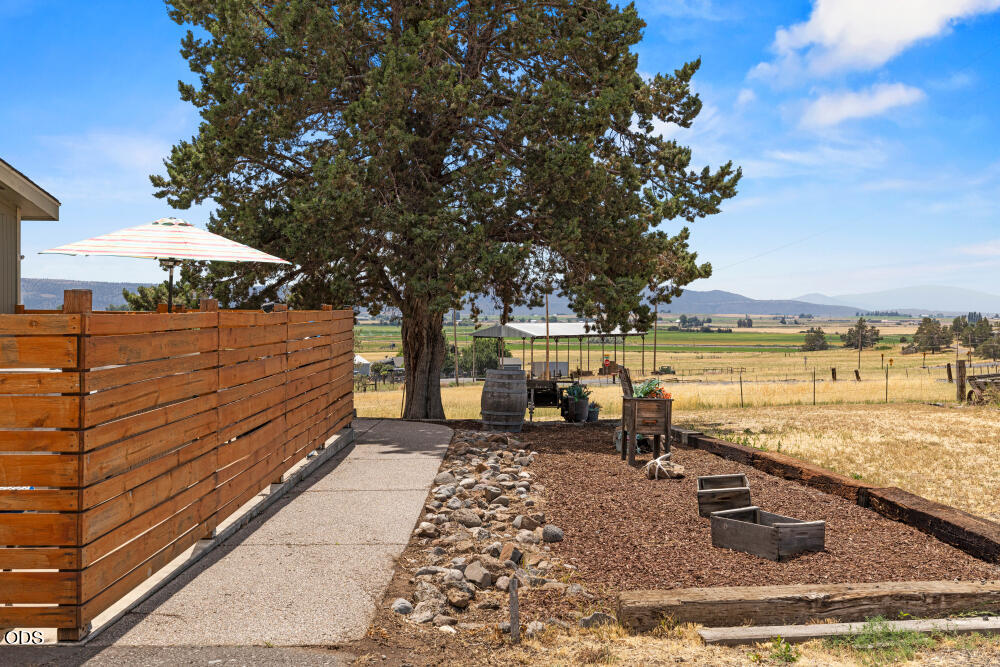 11453 Hill Road Klamath Falls, OR 97603 - Photo 64 of 75 Gallery Image 64