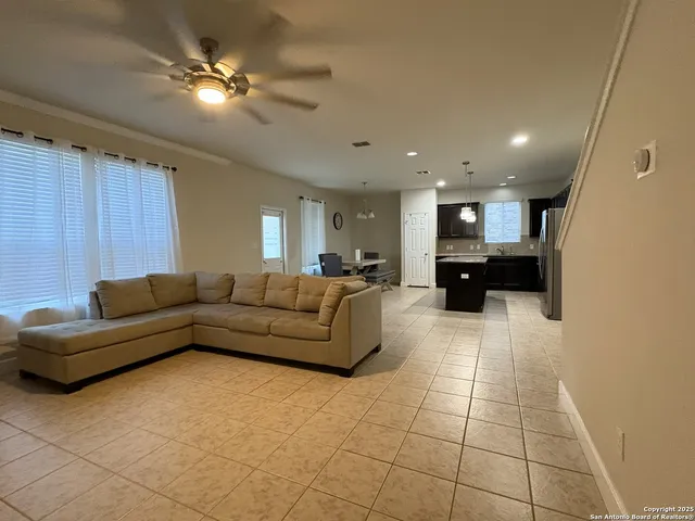 $2,200 | 1422 Kedros, San Antonio, TX 78245