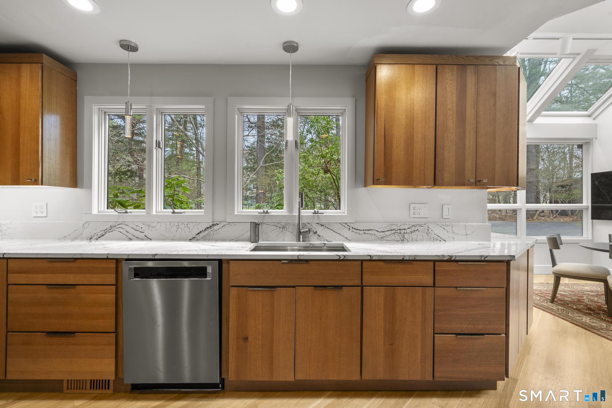 81 Deer Run Road Woodbridge, CT 06525 - Photo 12 of 40