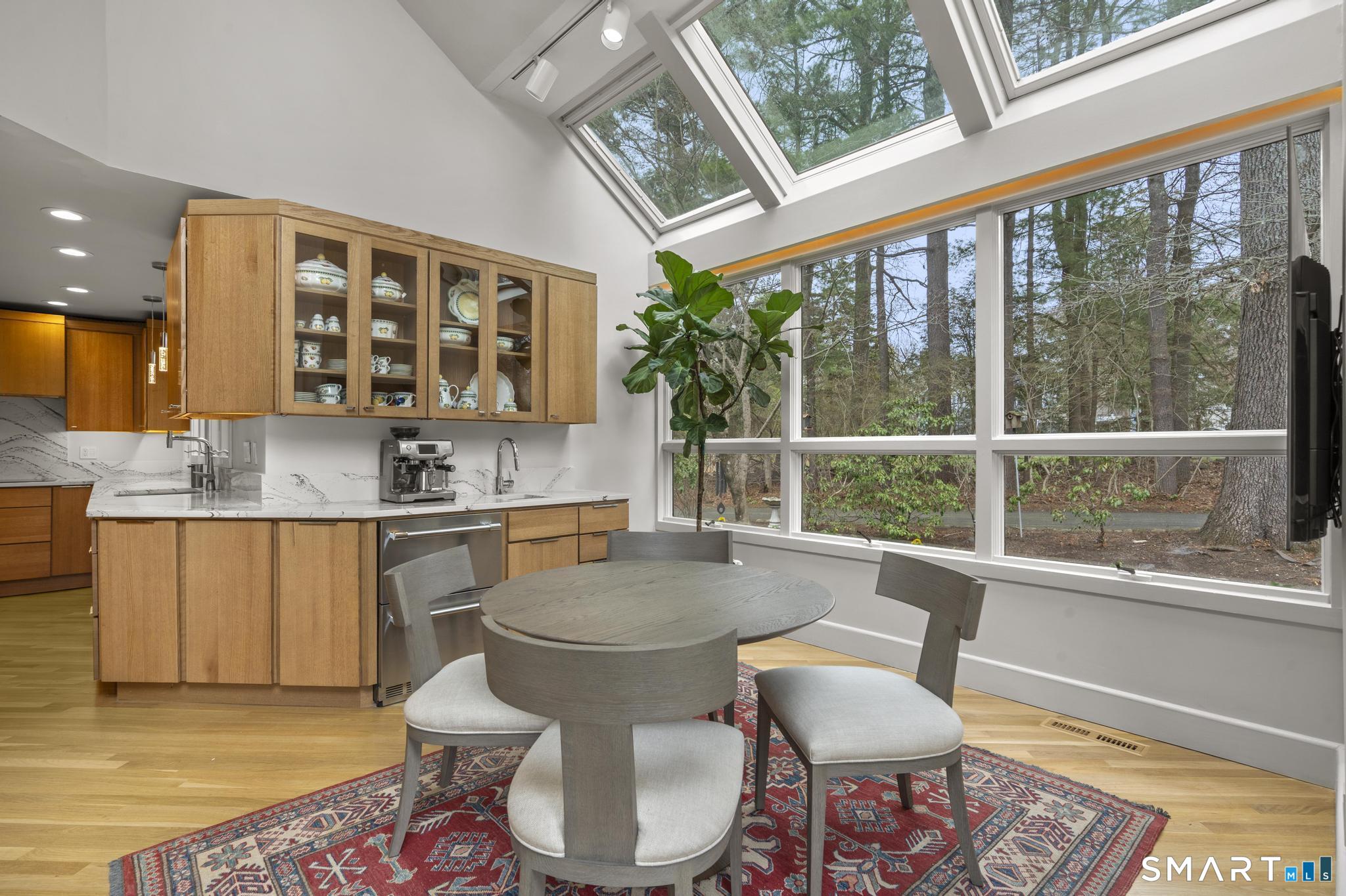 81 Deer Run Road Woodbridge, CT 06525 - Photo 13 of 40