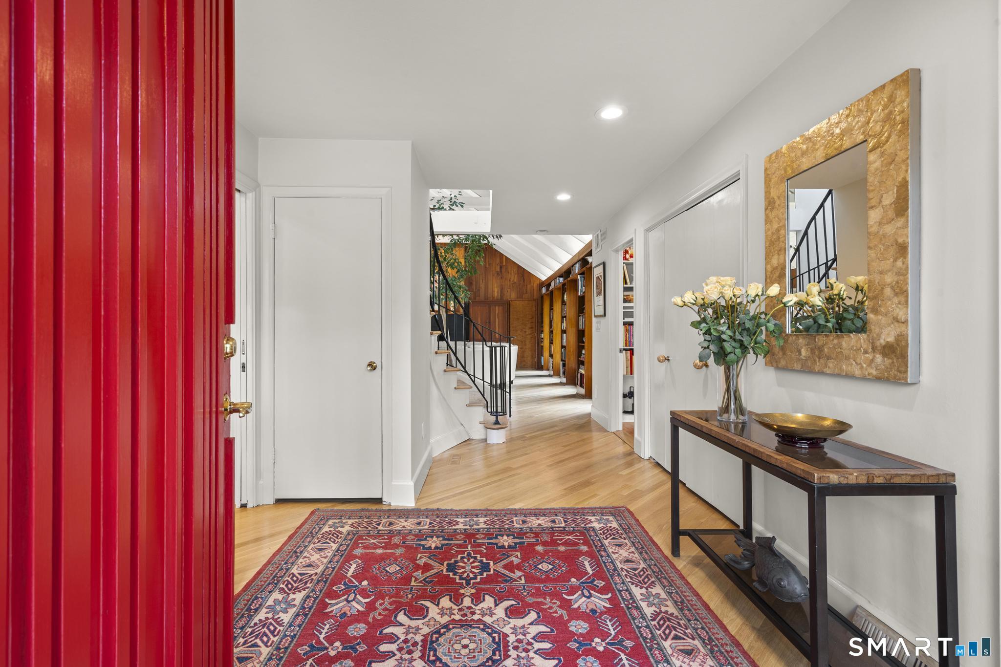 81 Deer Run Road Woodbridge, CT 06525 - Photo 2 of 40