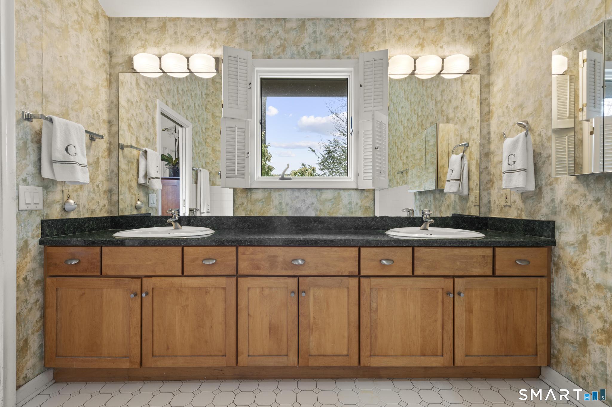 81 Deer Run Road Woodbridge, CT 06525 - Photo 22 of 40