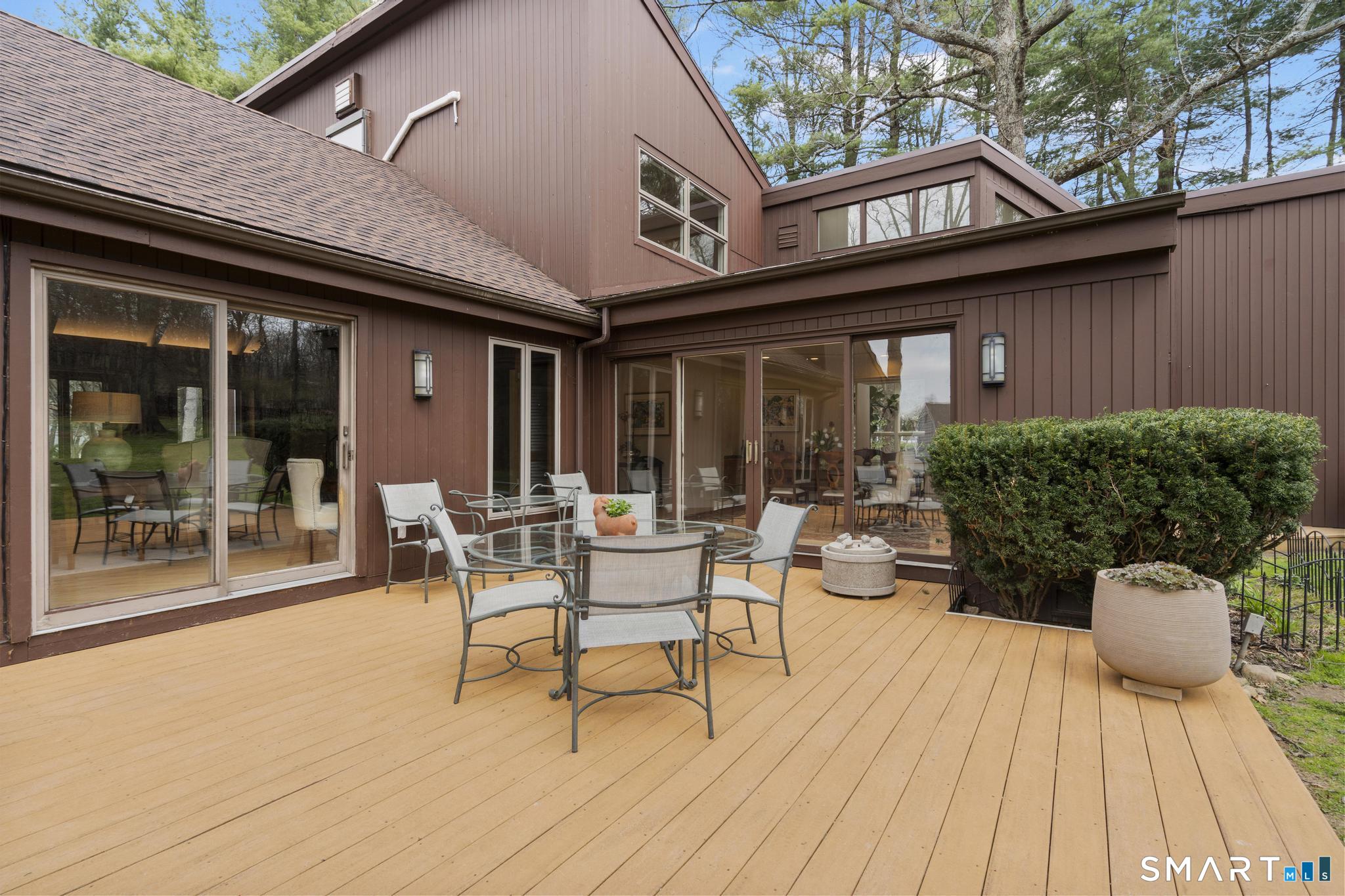 81 Deer Run Road Woodbridge, CT 06525 - Photo 31 of 40